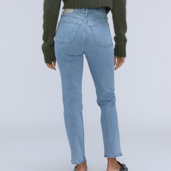 Everlane The Original Cheeky Organic Cotton Cropped Jeans - Picture 2 of 9